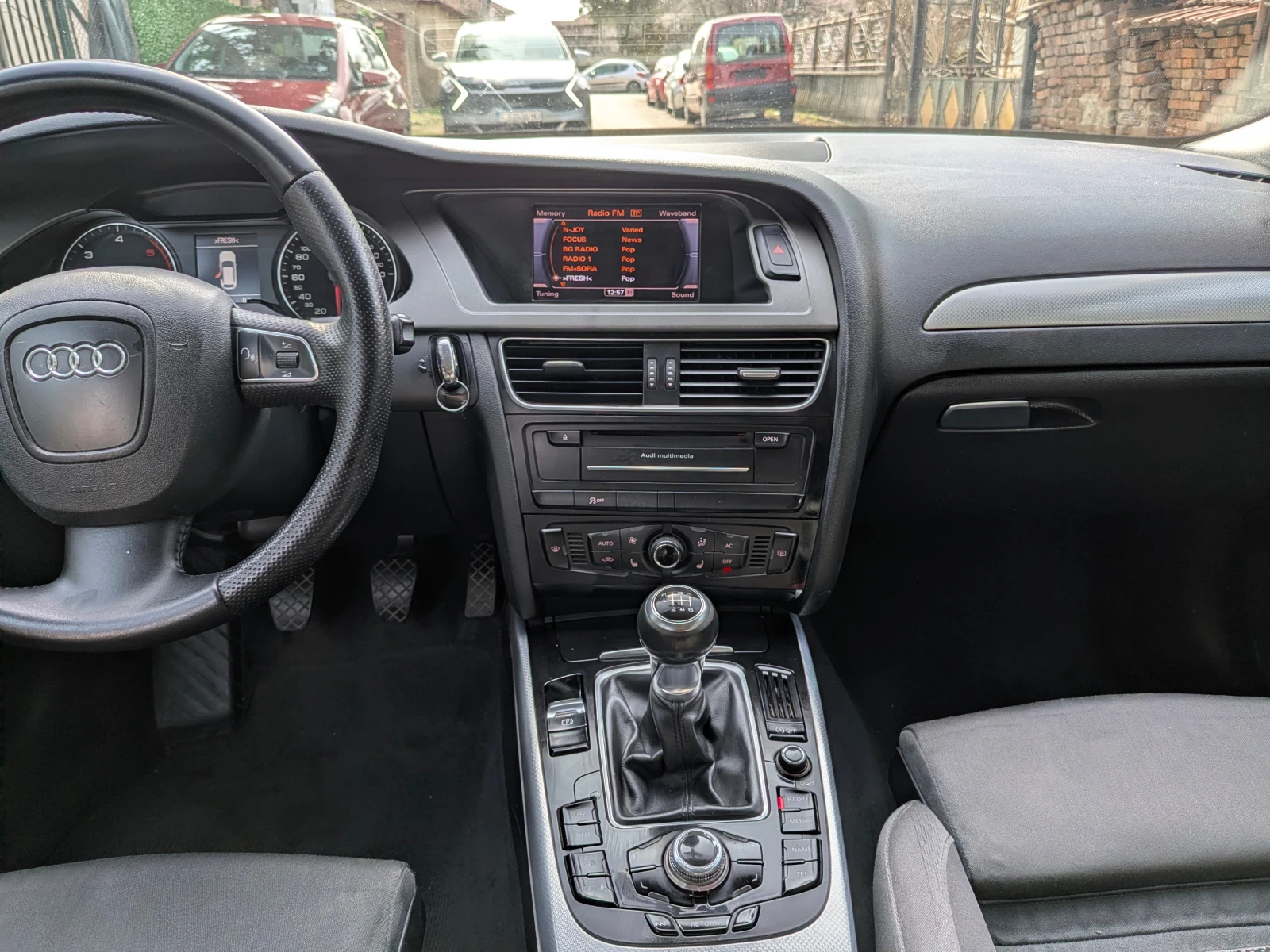 Audi A4 * RECARO* XENON* LED* NAVI* РЪЧКА!* ПОДГРЕВ* SPORT, снимка 13 - Автомобили и джипове - 53760361
