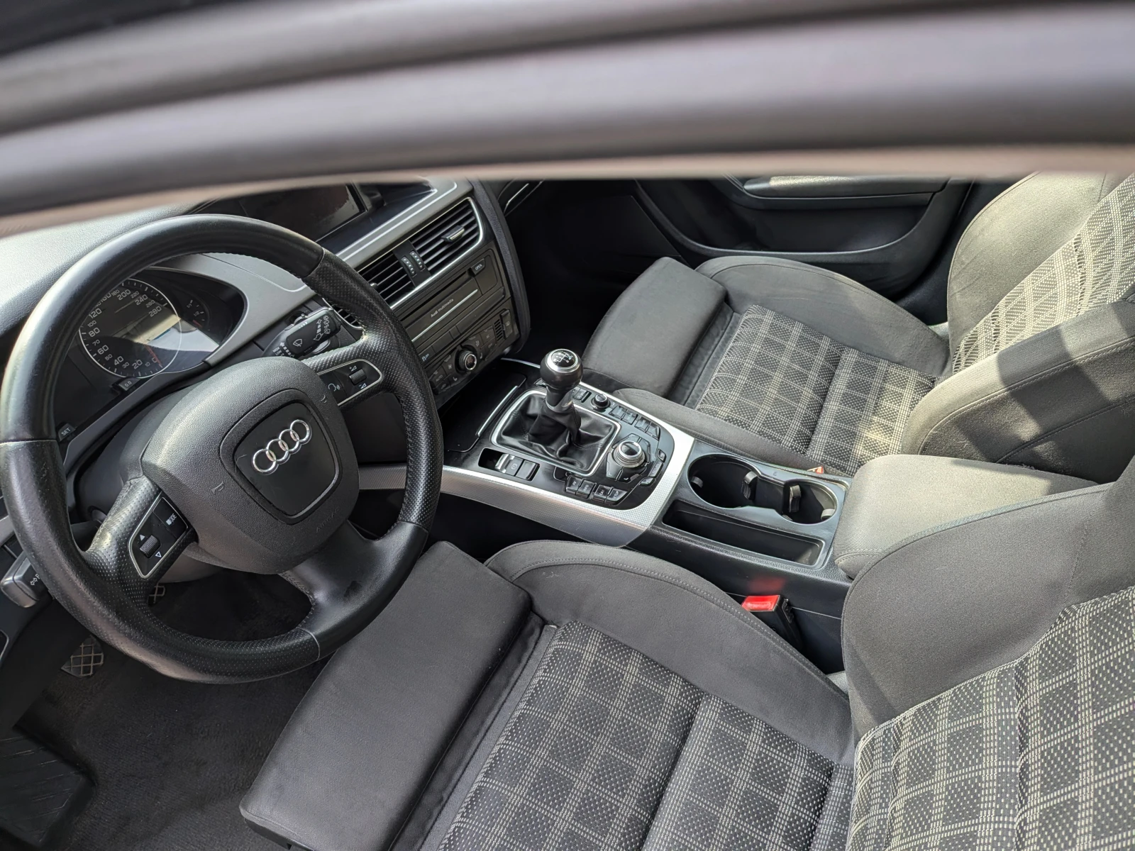 Audi A4 * RECARO* XENON* LED* NAVI* РЪЧКА!* ПОДГРЕВ* SPORT, снимка 11 - Автомобили и джипове - 53760361
