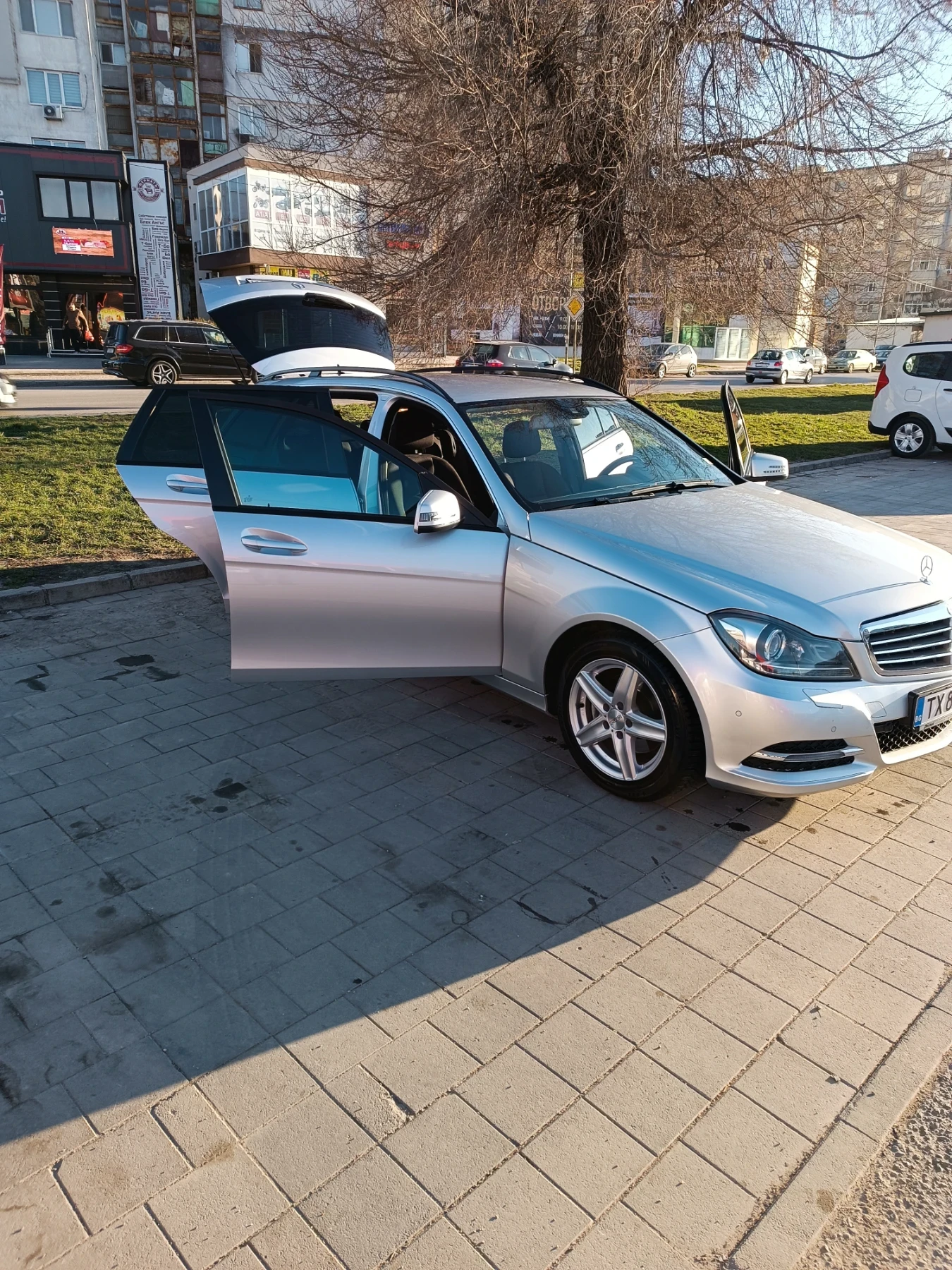 Mercedes-Benz C 220 W204, снимка 6 - Автомобили и джипове - 53772034