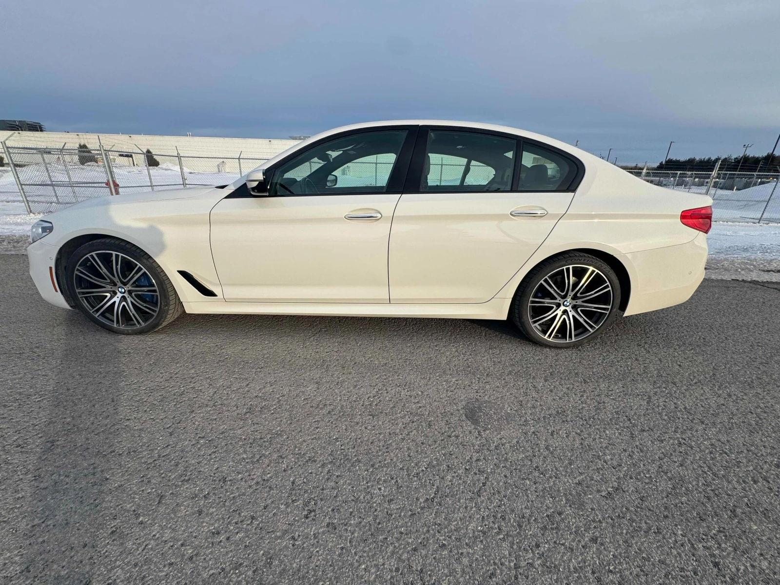 BMW 540 M* SPORT* XDRIVE* HARMON* KARDON* ОБДУХВАНЕ* , снимка 3 - Автомобили и джипове - 53904164