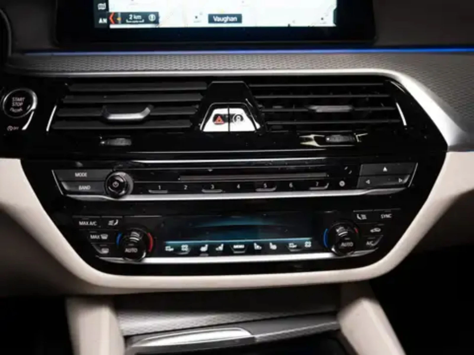 BMW 550 M550i/2019/81000KM/H&K/HUD/PANO/XDRIVE/MPACK, снимка 7 - Автомобили и джипове - 53972486