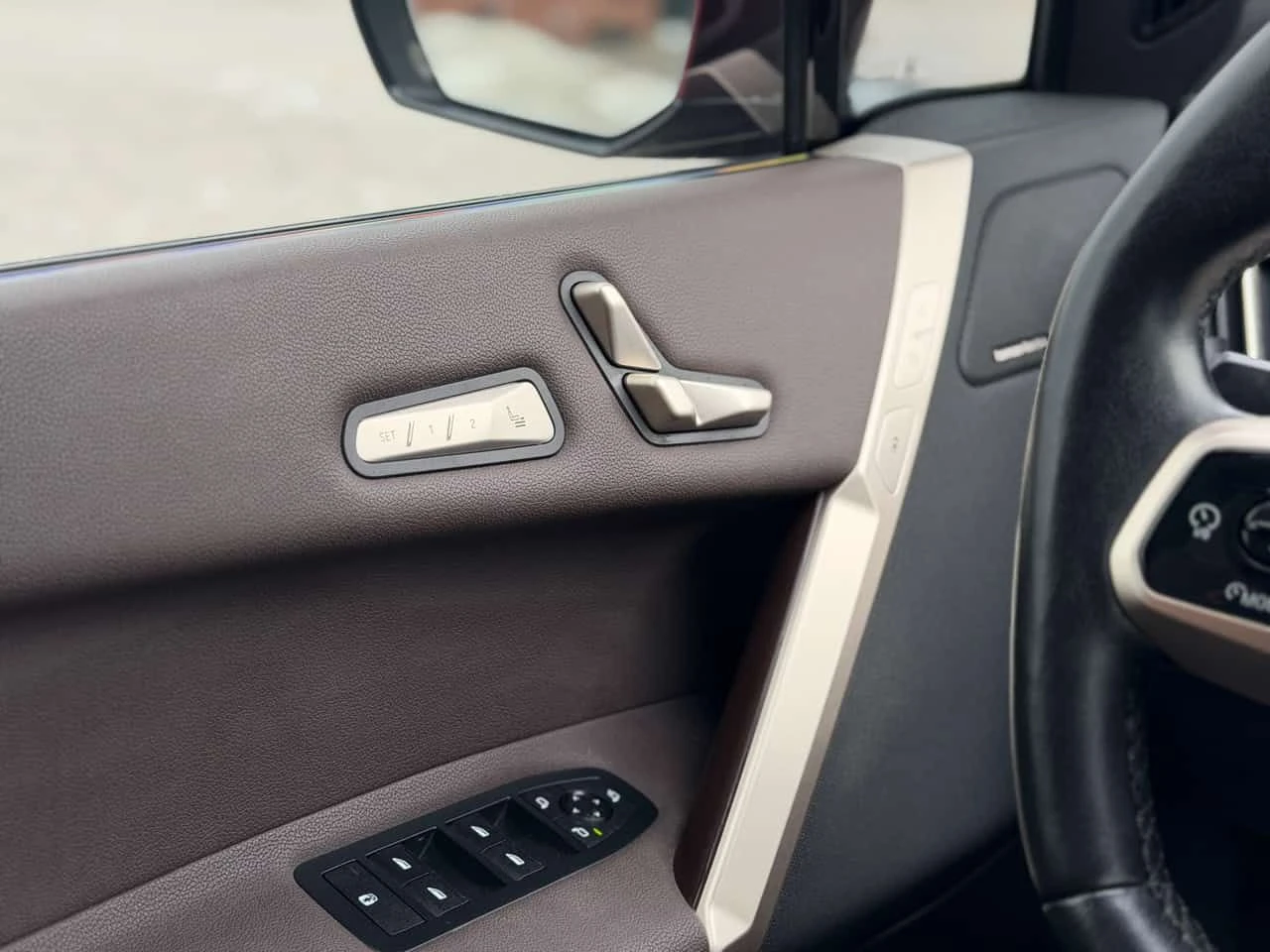 BMW iX * xDrive50 * 360 * PANO * ПОДГРЕВИ * ПАМЕТ, снимка 11 - Автомобили и джипове - 54098748