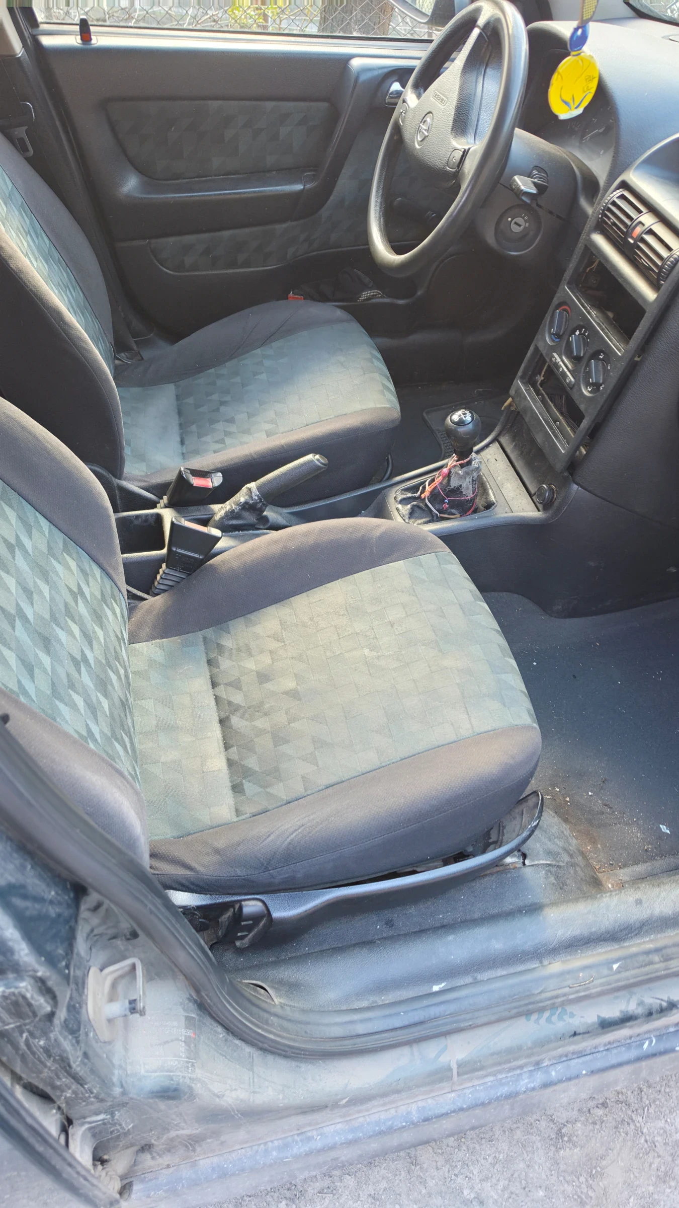 Opel Astra 1.7TDI, снимка 4 - Автомобили и джипове - 54113178