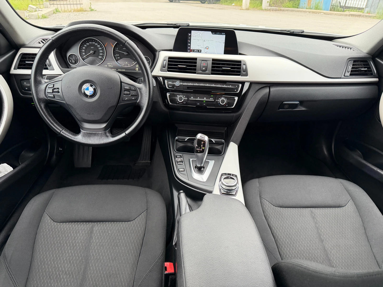BMW 320 d 16d FACELIFT FULL LED АВТОМАТ ПАРКТРОНИК TOP, снимка 10 - Автомобили и джипове - 54382882