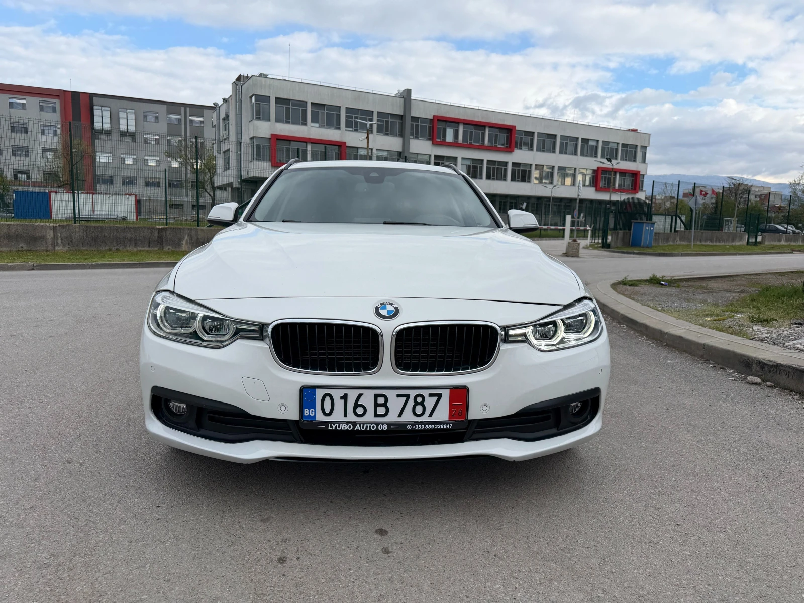 BMW 320 d 16d FACELIFT FULL LED АВТОМАТ ПАРКТРОНИК TOP, снимка 2 - Автомобили и джипове - 54382882