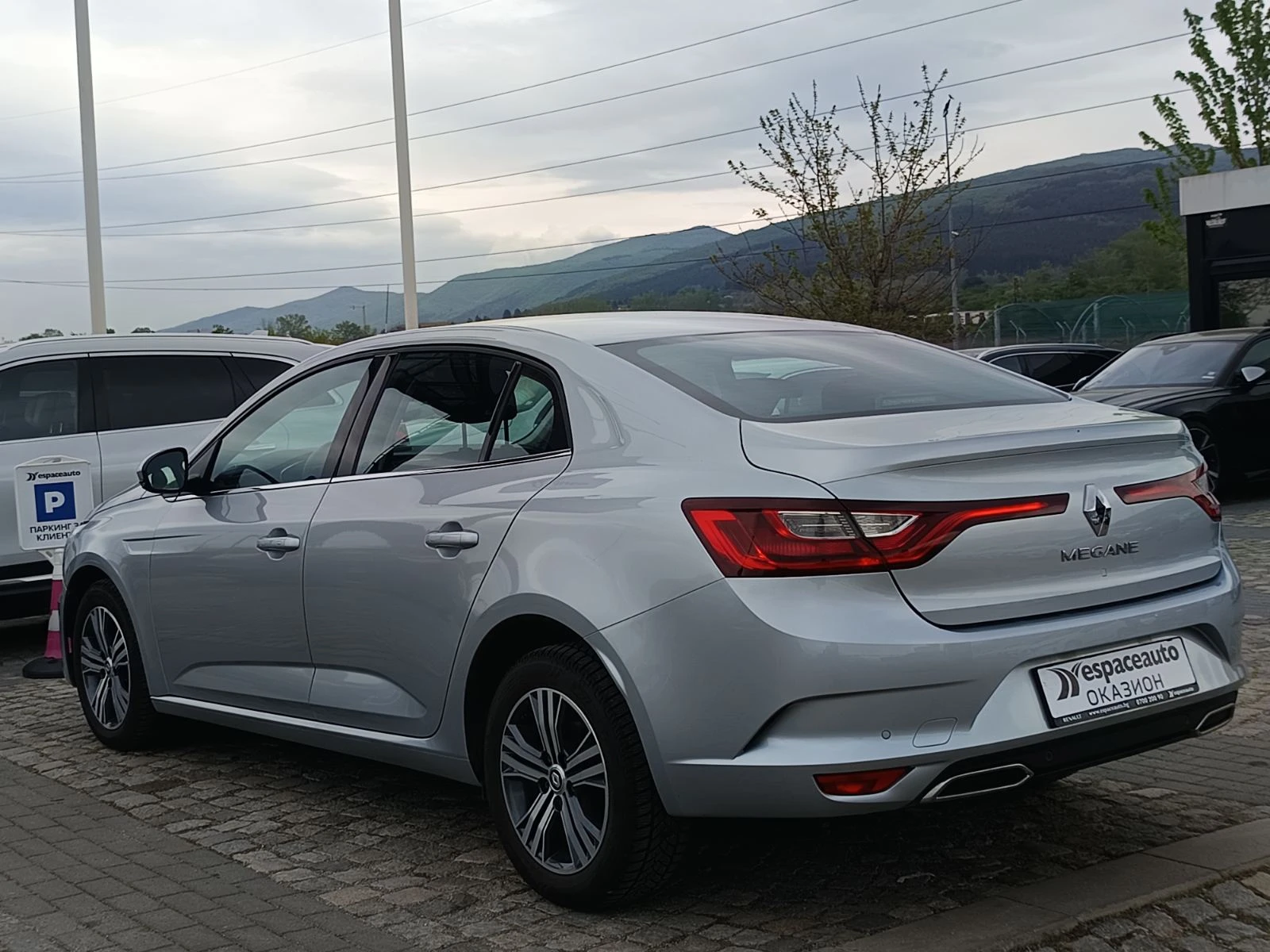 Renault Megane 1.3Tce/ 140к.с. КАПАРИРАН, снимка 6 - Автомобили и джипове - 54454433
