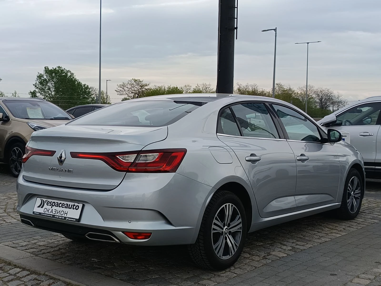 Renault Megane 1.3Tce/ 140к.с. КАПАРИРАН, снимка 4 - Автомобили и джипове - 54454433