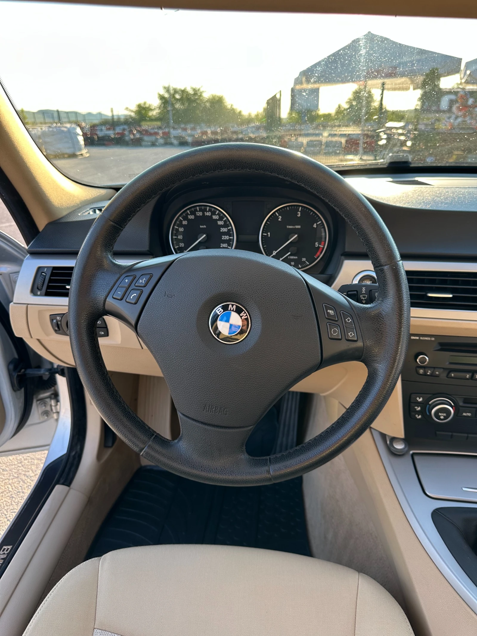 BMW 320, снимка 11 - Автомобили и джипове - 54496508