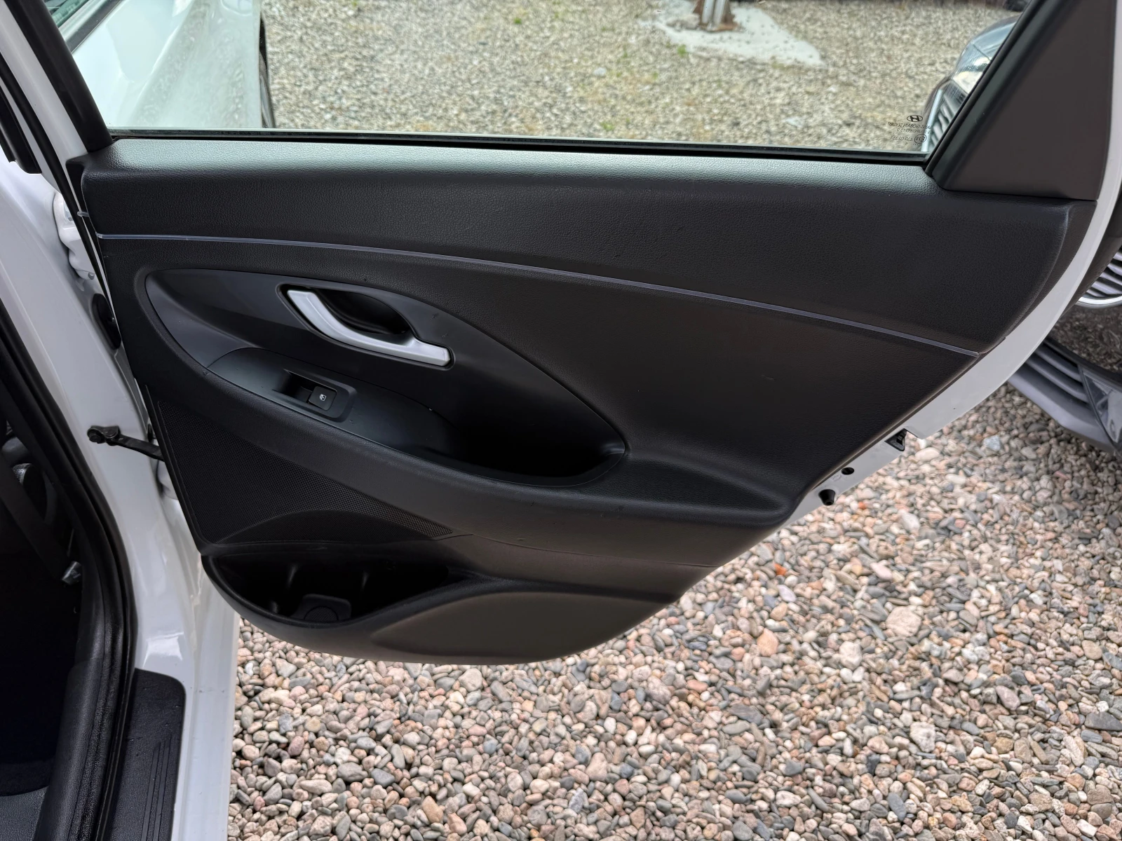 Hyundai I30 1.4 i, снимка 12 - Автомобили и джипове - 54633767