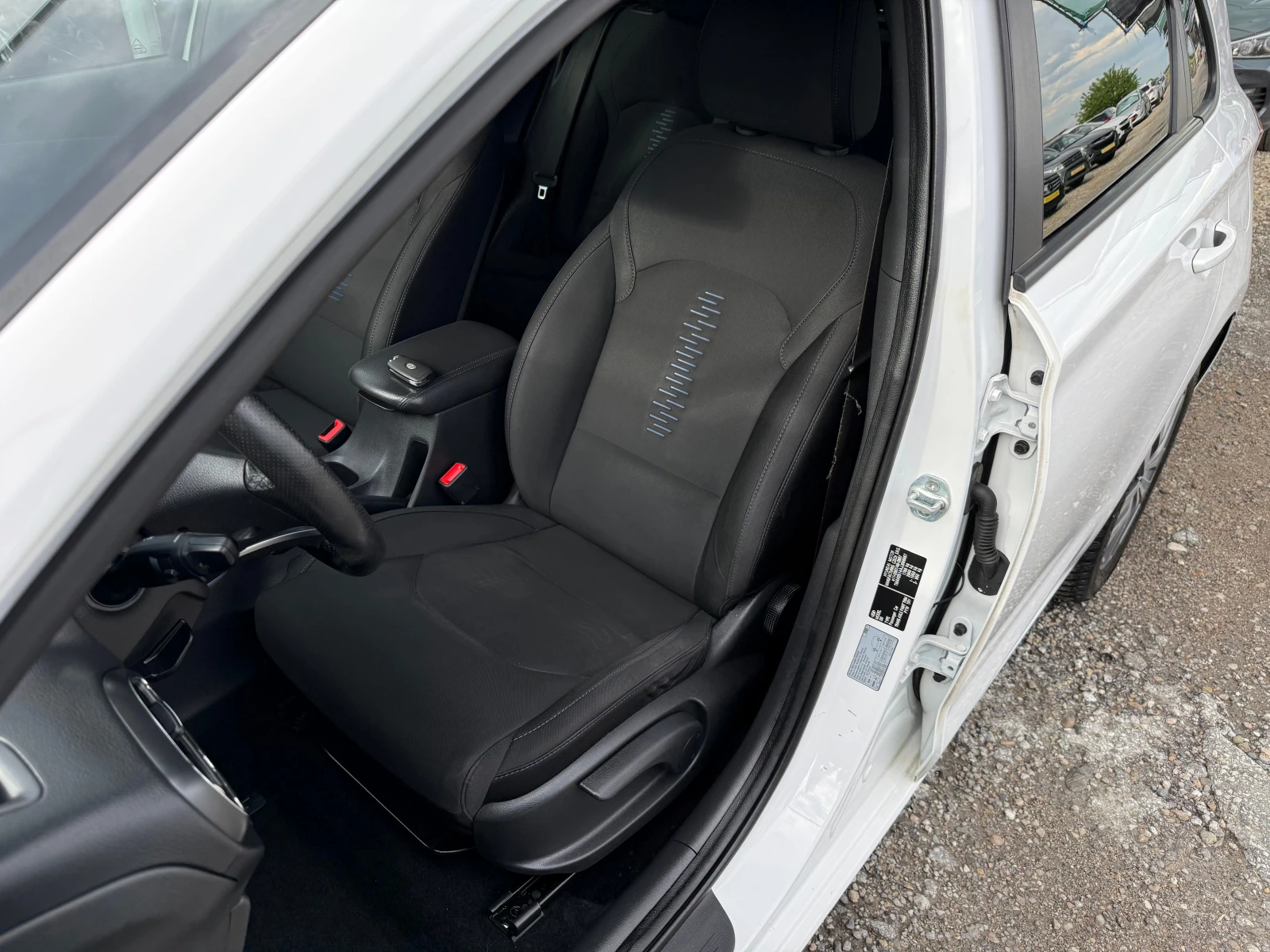 Hyundai I30 1.4 i, снимка 9 - Автомобили и джипове - 54633767