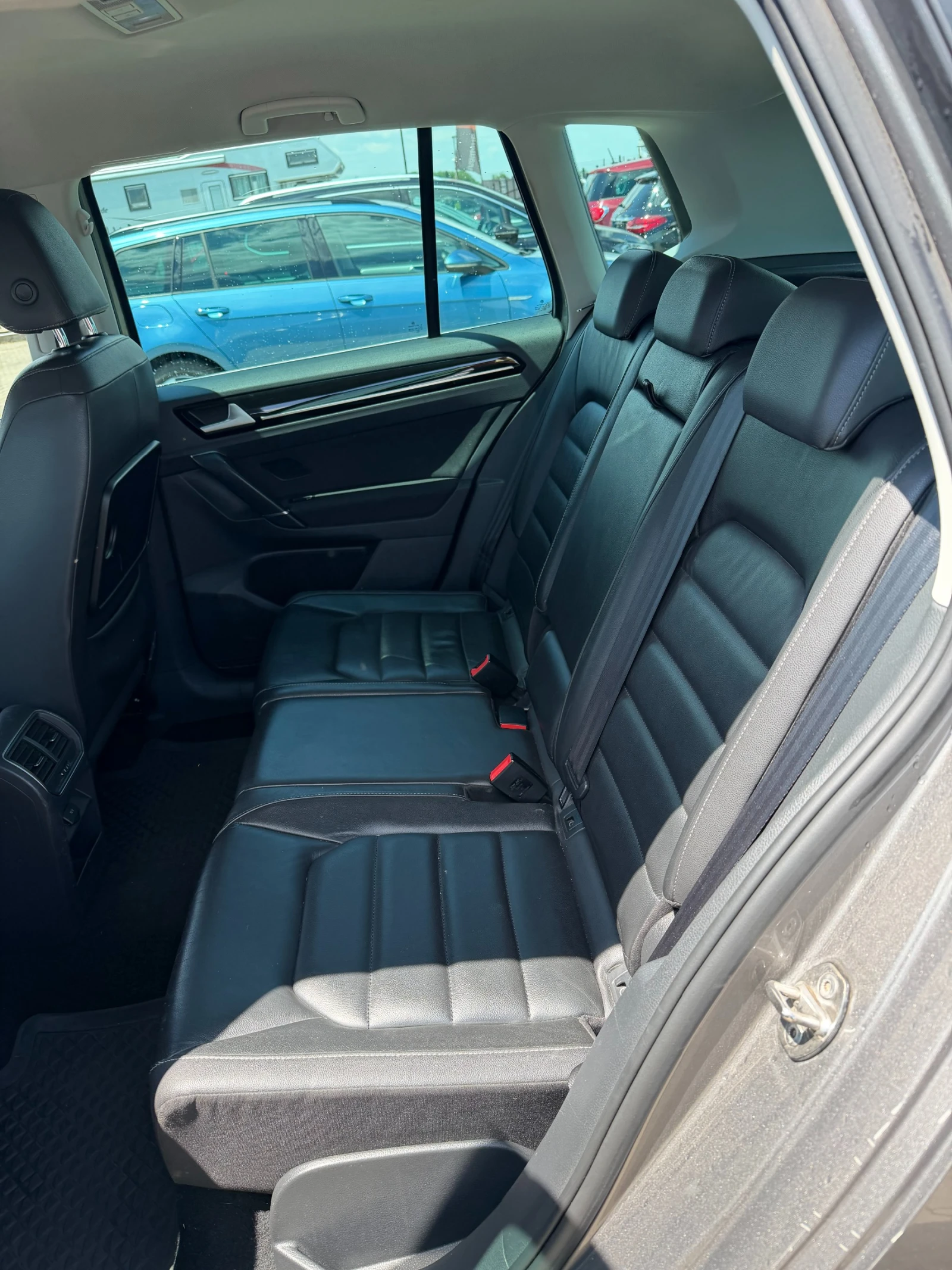 VW Sportsvan 2.0TDI AVTOMAT/NAVI/KOJA EURO 6, снимка 10 - Автомобили и джипове - 54679477