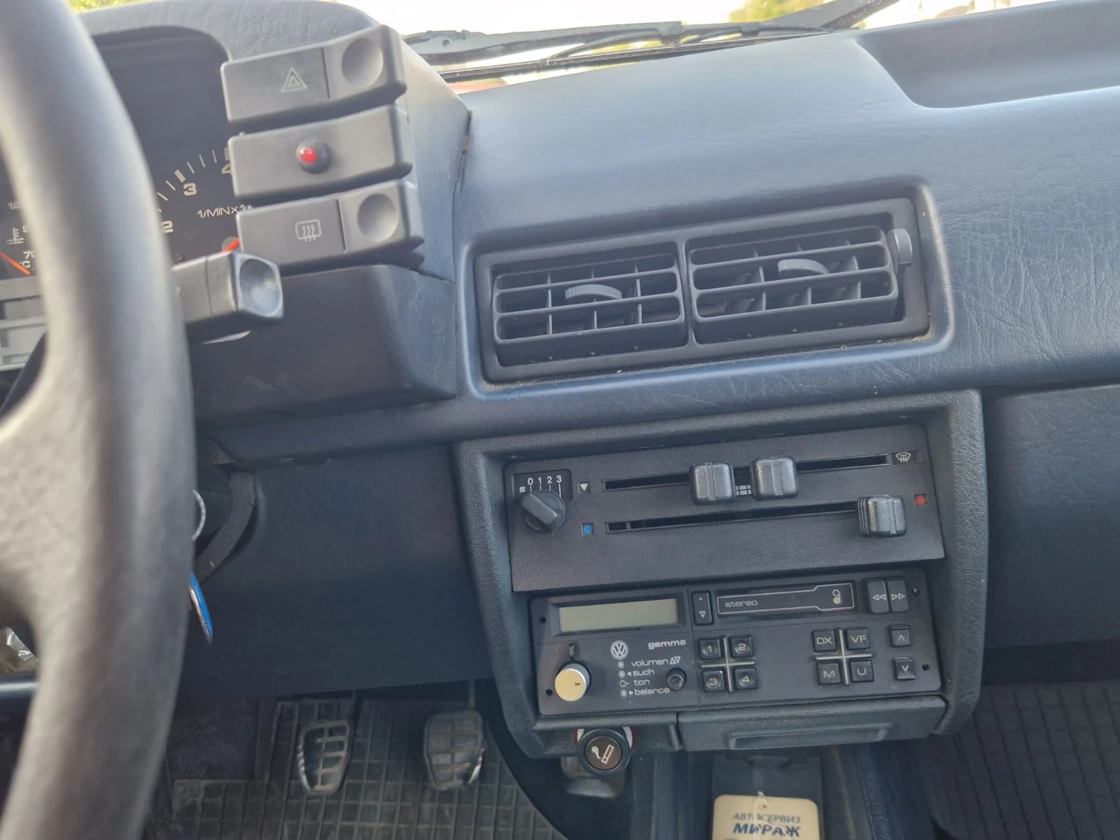 Audi 80 1.8 MI, снимка 9 - Автомобили и джипове - 54738317