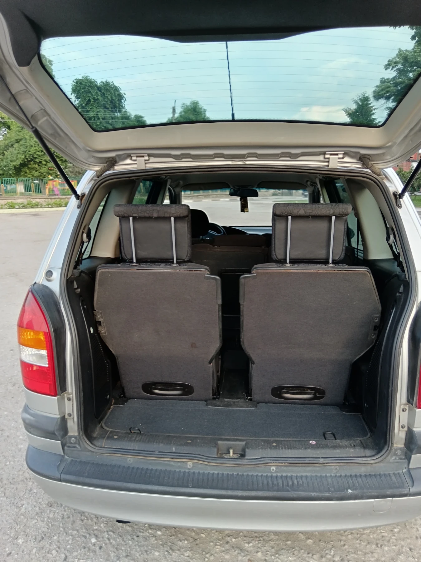 Opel Zafira 2.0Д  101К клима, снимка 10 - Автомобили и джипове - 54801534