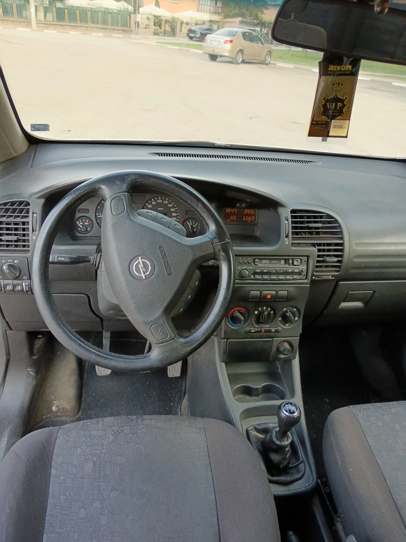 Opel Zafira 2.0Д  101К клима, снимка 14 - Автомобили и джипове - 54801534