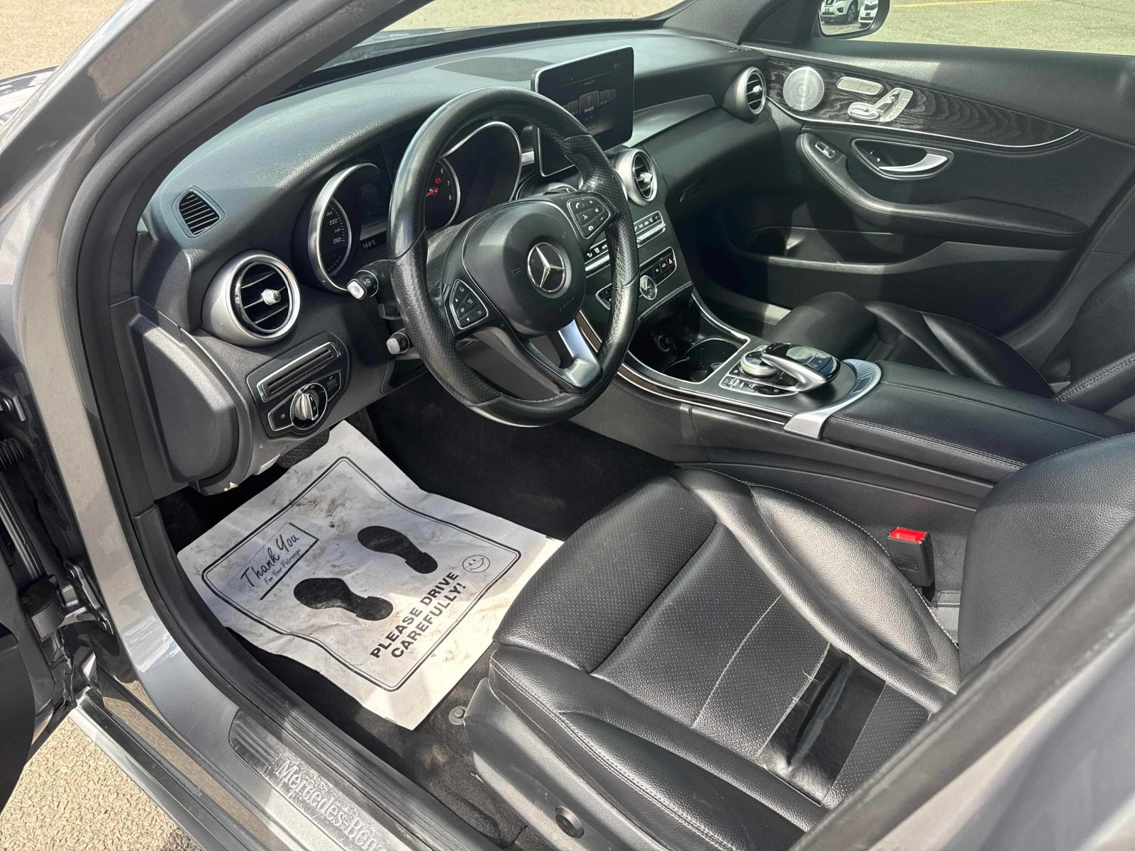 Mercedes-Benz C 400 Burmester * AMG Line * АвтоКредит * (ЦЕНА ДО БГ), снимка 10 - Автомобили и джипове - 55502649