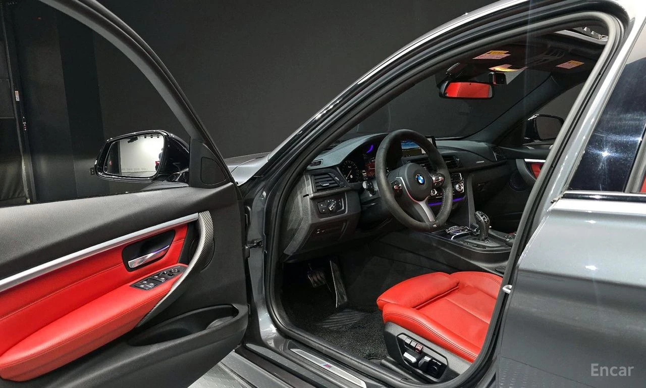 BMW 330 i* M SPORT* SHADOWLINE* ДИГИТАЛНО ТАБЛО* КРАЙНА ЦЕ, снимка 7 - Автомобили и джипове - 55983799