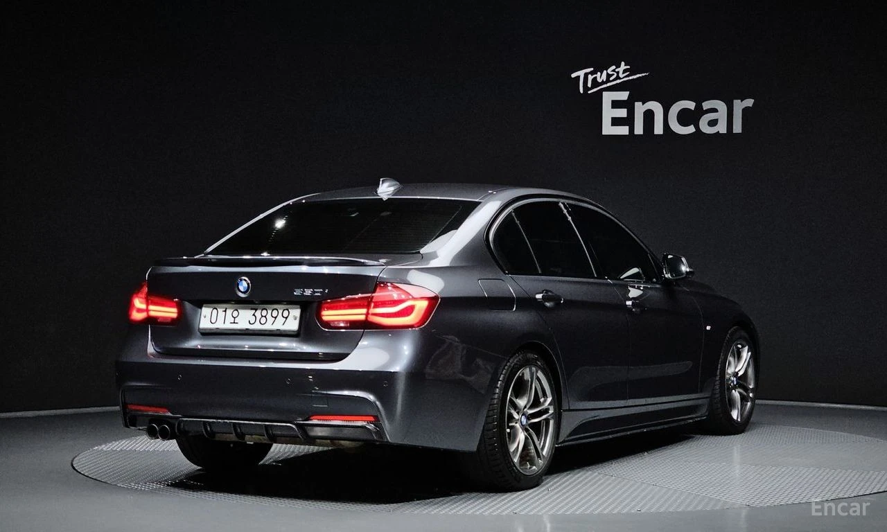 BMW 330 i* M SPORT* SHADOWLINE* ДИГИТАЛНО ТАБЛО* КРАЙНА ЦЕ, снимка 2 - Автомобили и джипове - 55983799