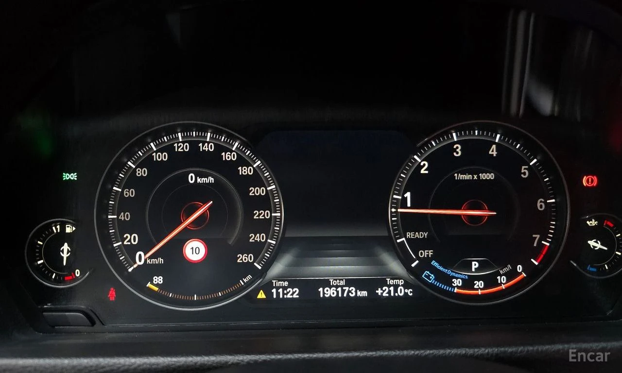 BMW 330 i* M SPORT* SHADOWLINE* ДИГИТАЛНО ТАБЛО* КРАЙНА ЦЕ, снимка 10 - Автомобили и джипове - 55983799