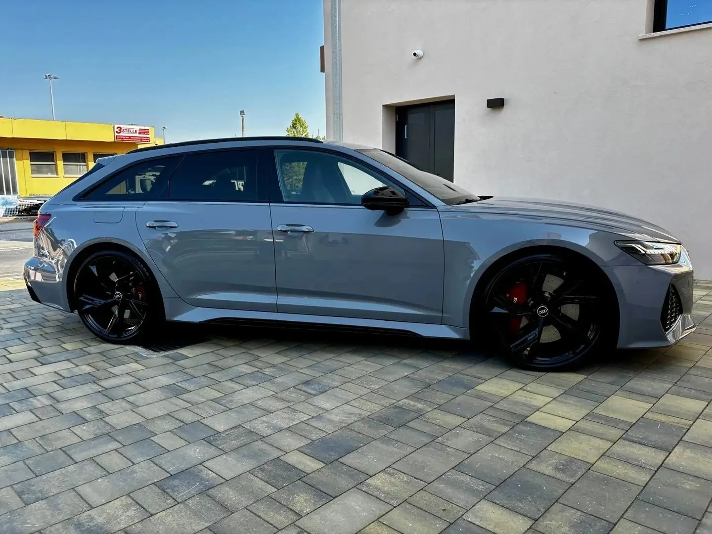 Audi Rs6 Avant 4.0 TFSI V8 Quattro, снимка 2 - Автомобили и джипове - 56022333