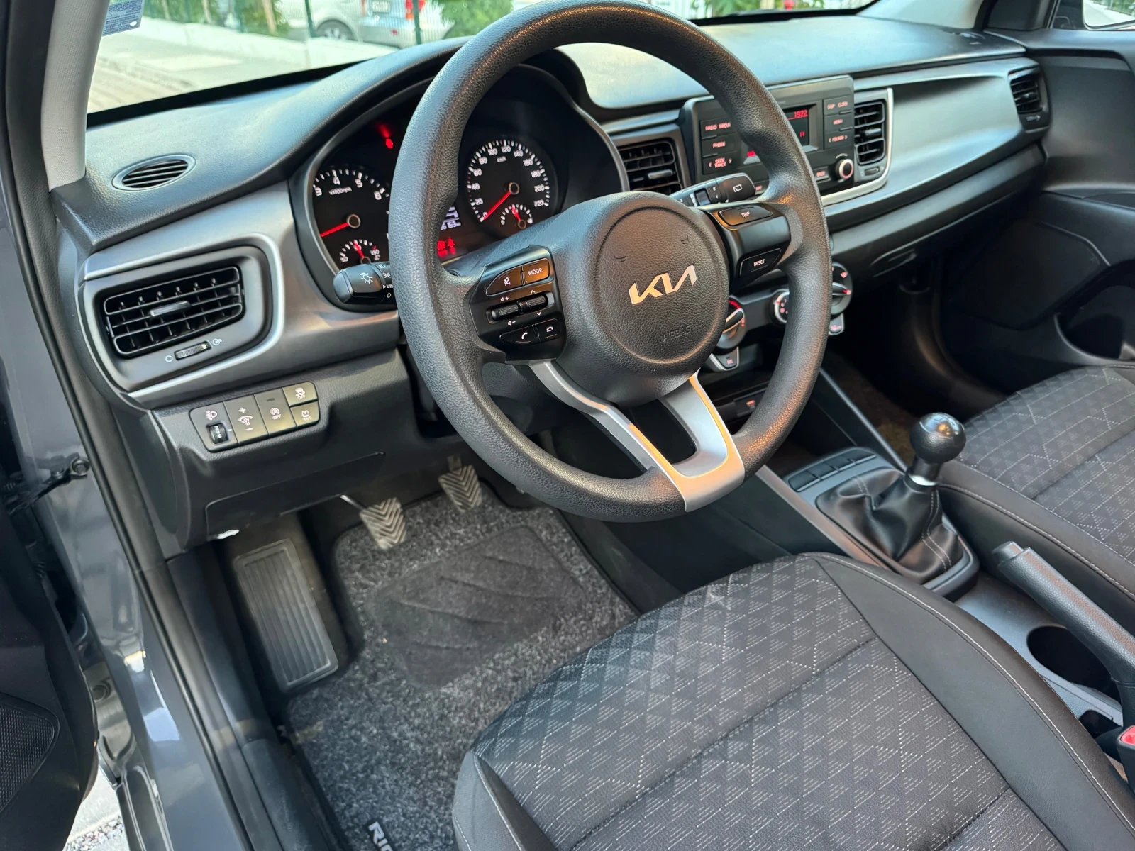Kia Rio 1.2 cvvt, снимка 10 - Автомобили и джипове - 56343475