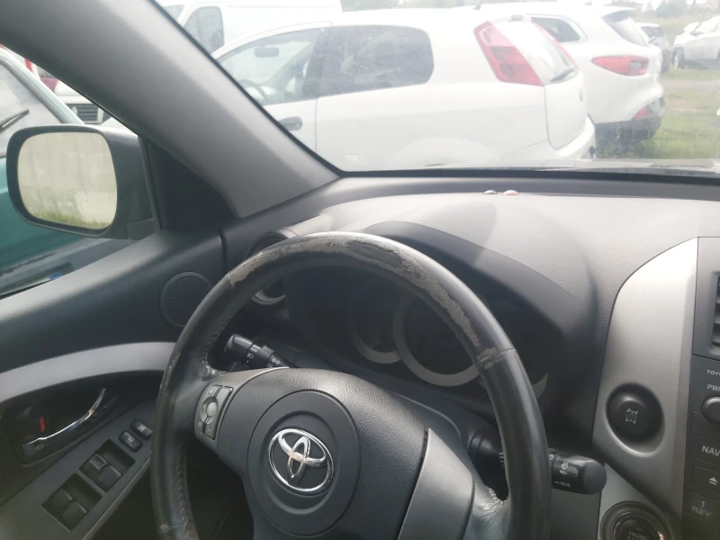 Toyota Rav4 2.2D, снимка 8 - Автомобили и джипове - 47450482