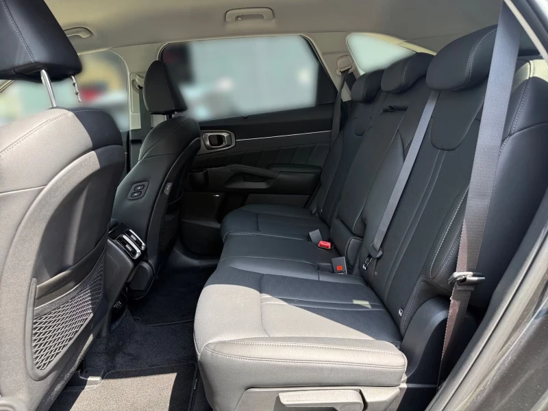 Kia Sorento 1.6/SPIRIT/215HP/HYBRID/CRPLAY/AMBI/L.ASS/453fpr, снимка 15 - Автомобили и джипове - 51114441