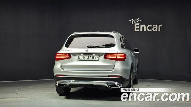Mercedes-Benz GLC 220, снимка 4 - Автомобили и джипове - 56077612