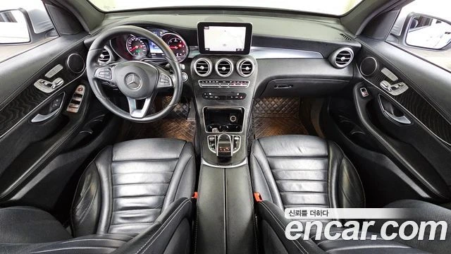 Mercedes-Benz GLC 220, снимка 7 - Автомобили и джипове - 56077612