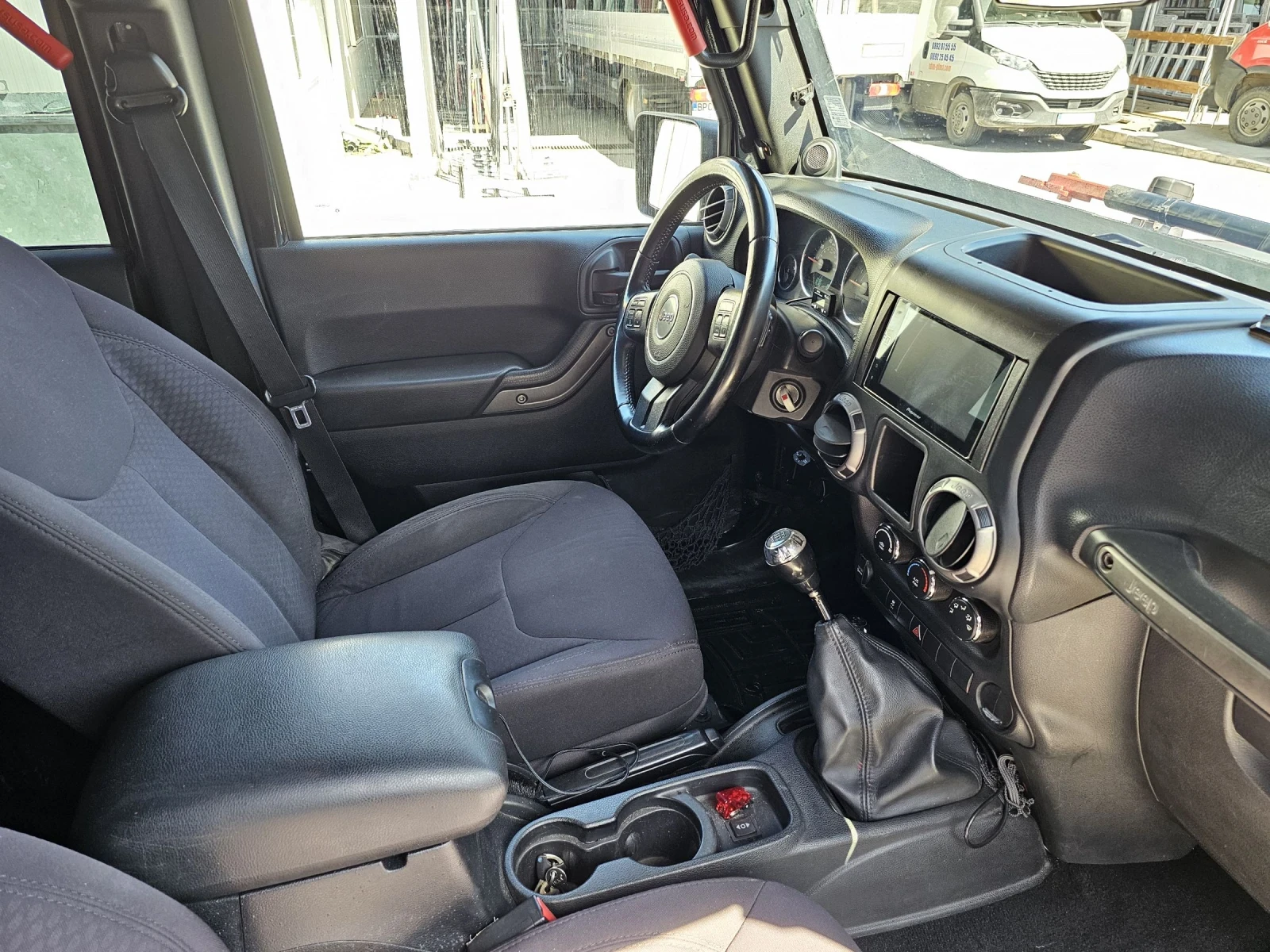 Jeep Wrangler  - изображение 7