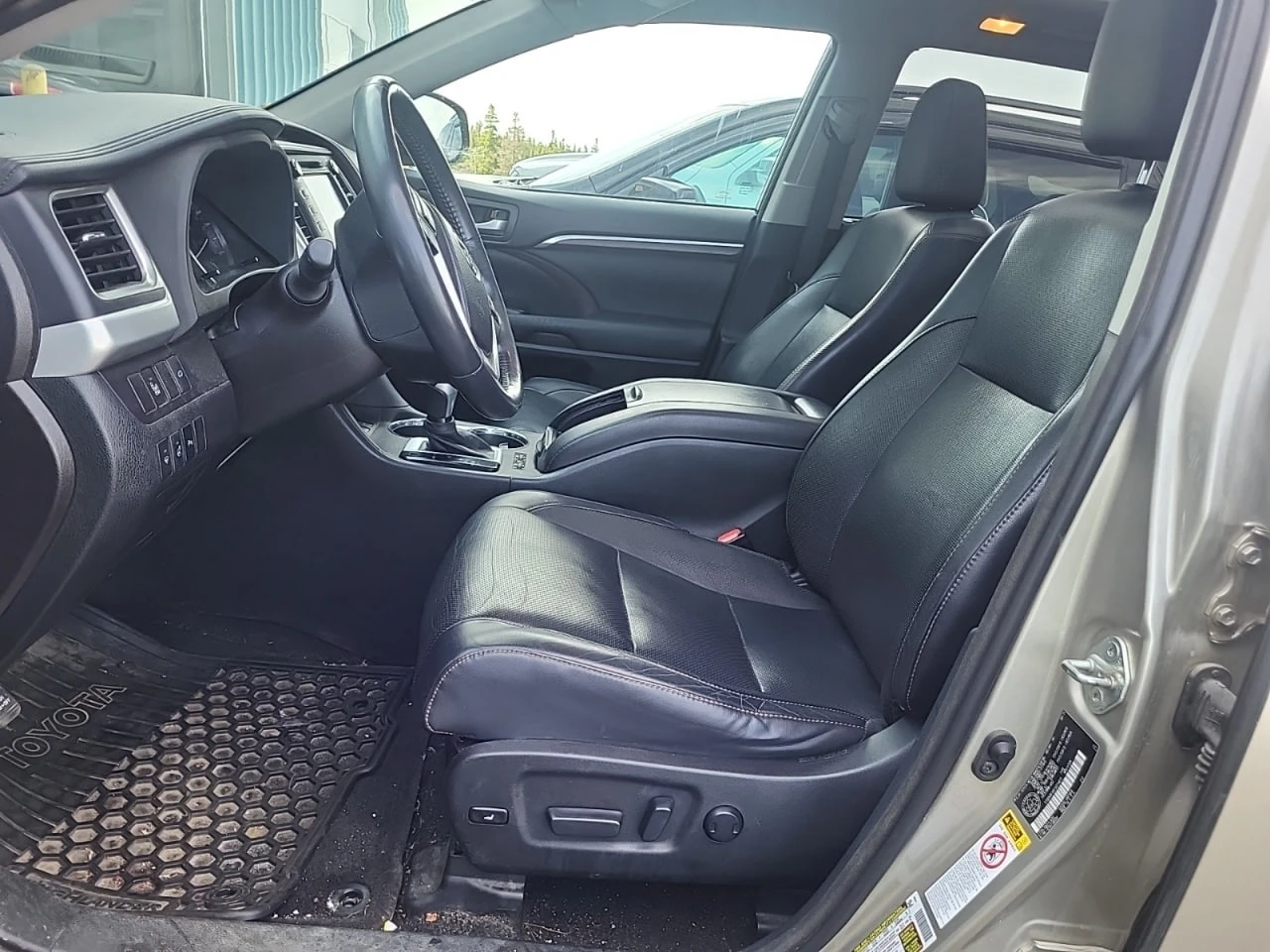 Toyota Highlander CARFAX* АВТОФИНАНСИРАНЕ БЕЗ ПЪРВОНАЧАЛНА ВНОСКА - изображение 6