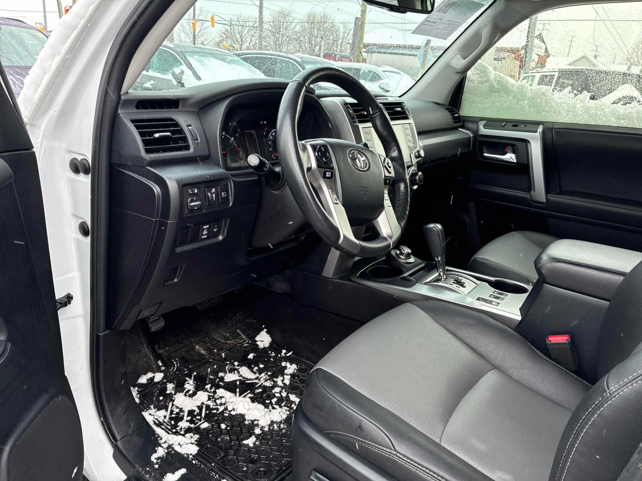 Toyota 4runner CARFAX* АВТОФИНАНСИРАНЕ* БЕЗ ПЪРВОНАЧАЛНА ВНОСКА*  - изображение 5