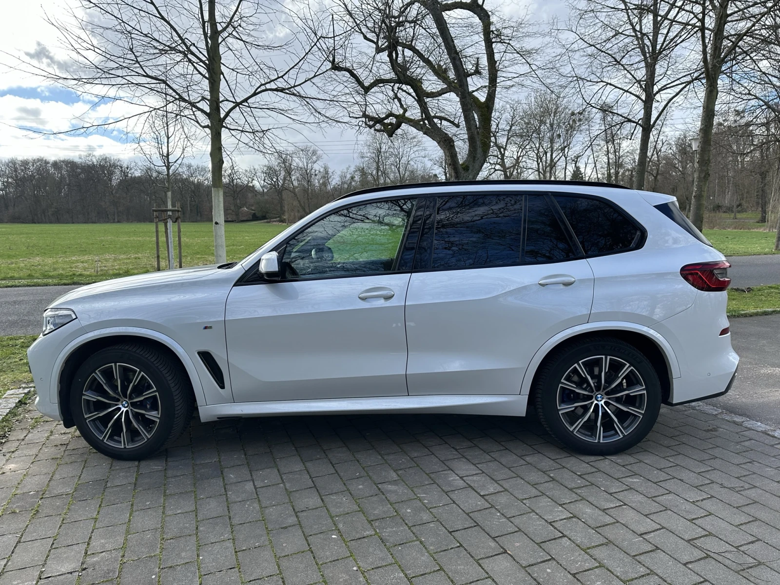 BMW X5 xDrive30d M Sport Pano Laser, снимка 9 - Автомобили и джипове - 53900892