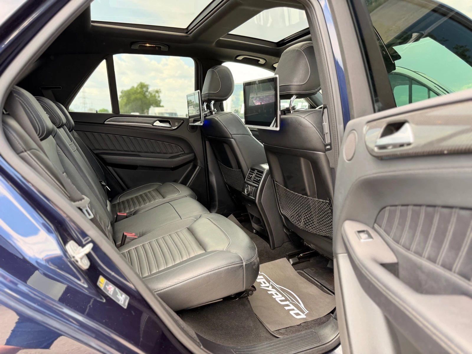 Mercedes-Benz GLE 350 d= 4Matic= AMG= Carbon Pack= HUD= 3xTV= Панорама= , снимка 11 - Автомобили и джипове - 55069304