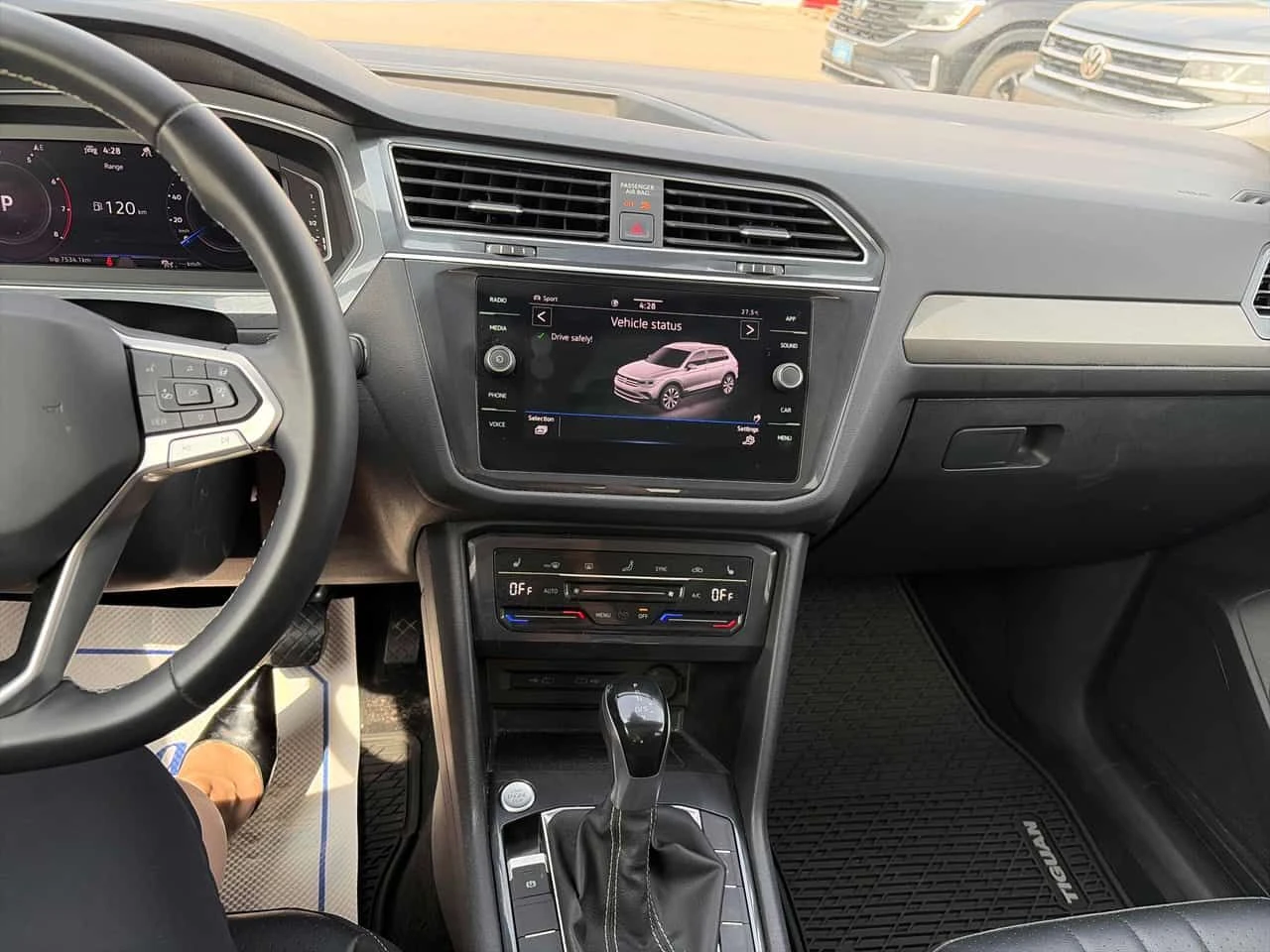 VW Tiguan * Comfortline * ПОДГРЕВ* ПАНОРАМА * , снимка 9 - Автомобили и джипове - 55547812