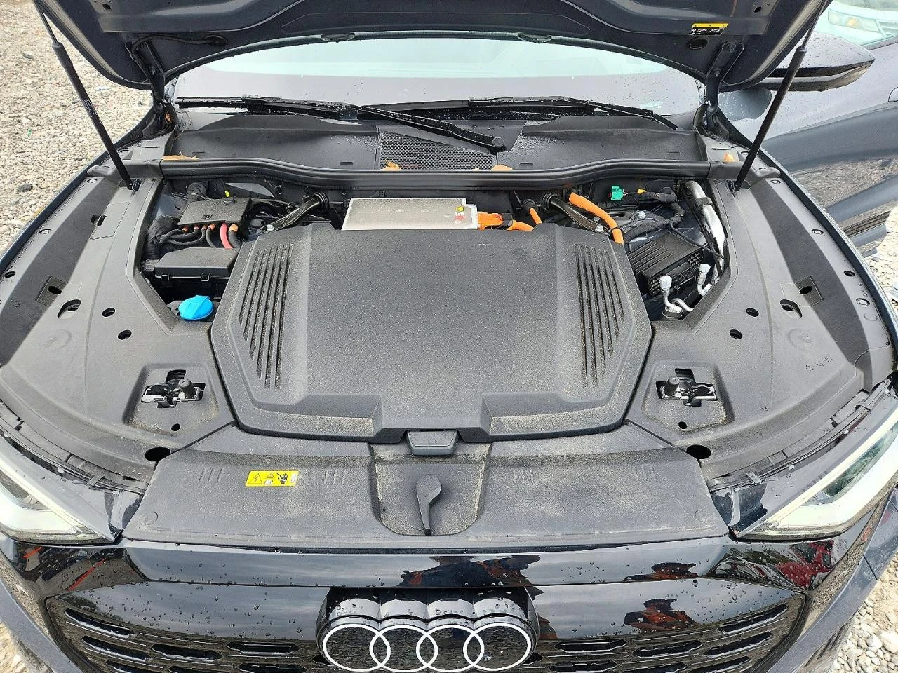 Audi SQ8 E-Tron Sportback Prestige, снимка 12 - Автомобили и джипове - 56618887