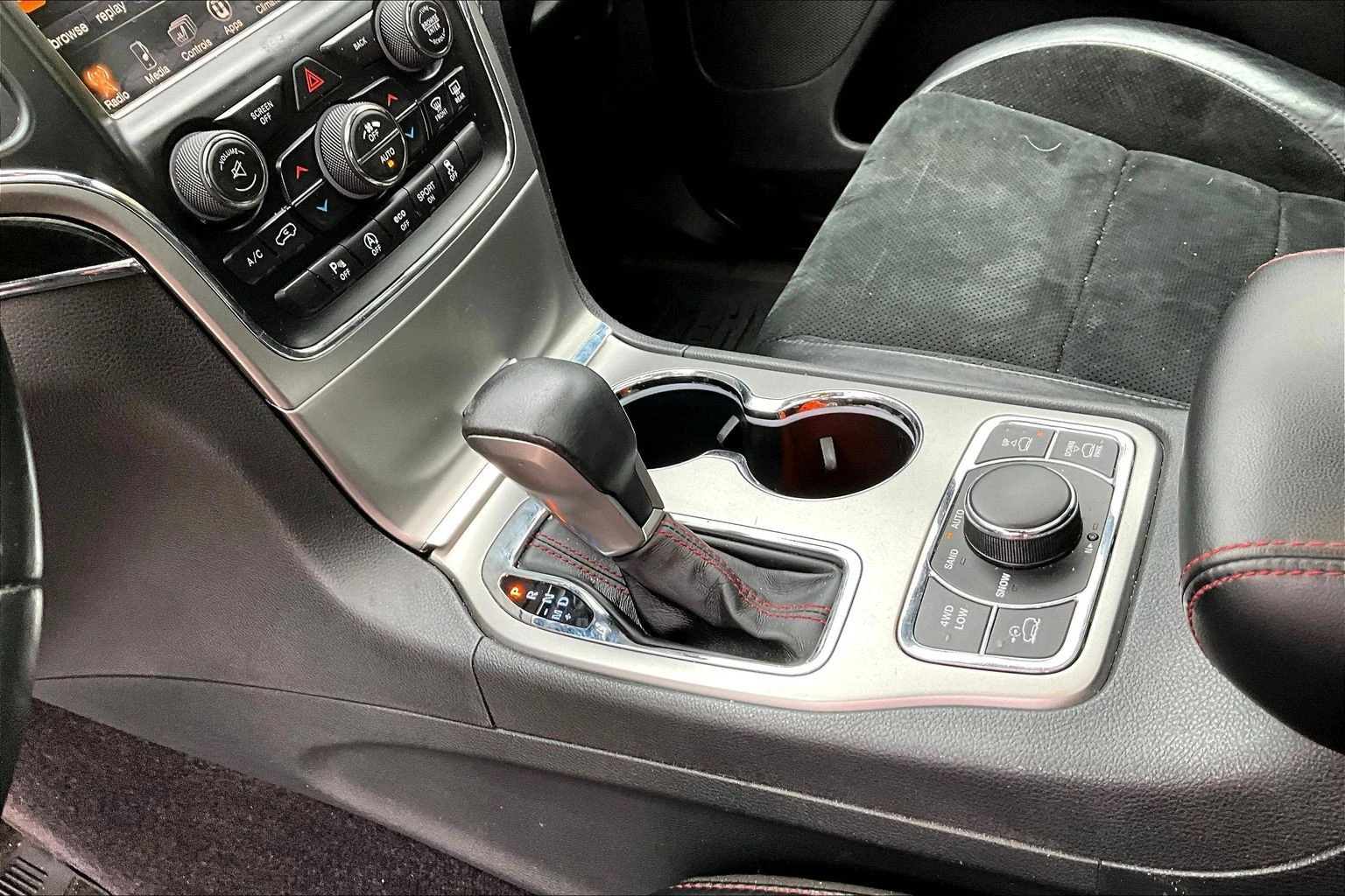 Jeep Grand cherokee 3.6 TrailHawk, снимка 12 - Автомобили и джипове - 56741960
