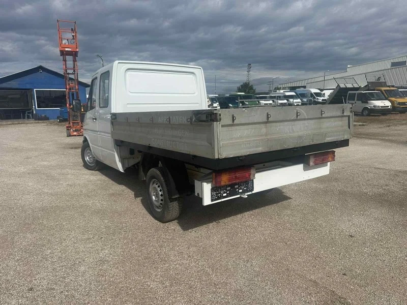 Mercedes-Benz Sprinter 208, снимка 6 - Бусове и автобуси - 45349792