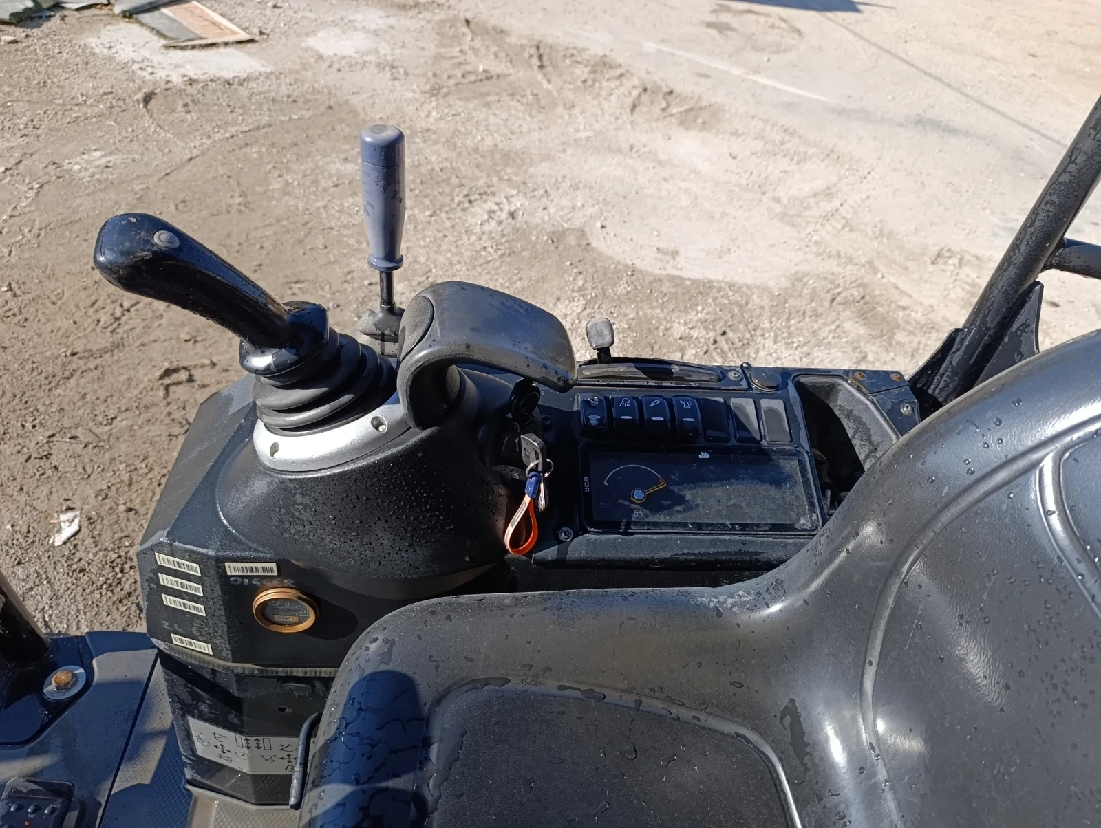 Багер JCB 15c-1, снимка 10 - Индустриална техника - 56259326