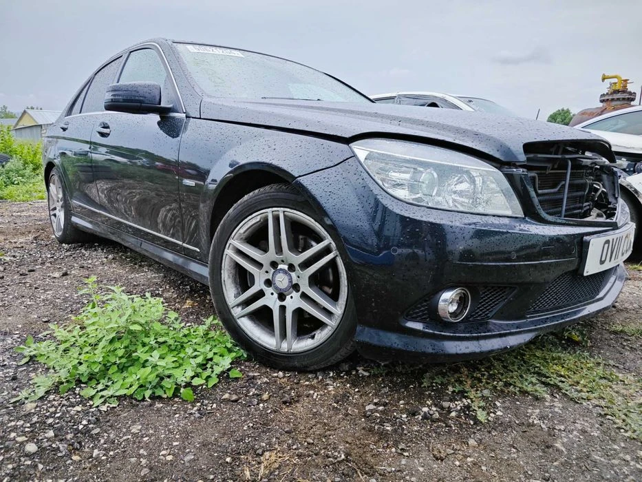 На части Mercedes W204 Кожа Голяма Навигация AMG Мерцедес АМГ ОМ651