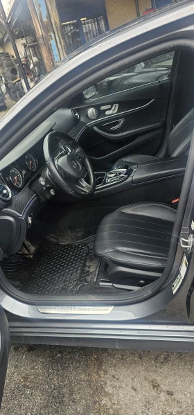 Mercedes-Benz E 300 9G tronic, снимка 16