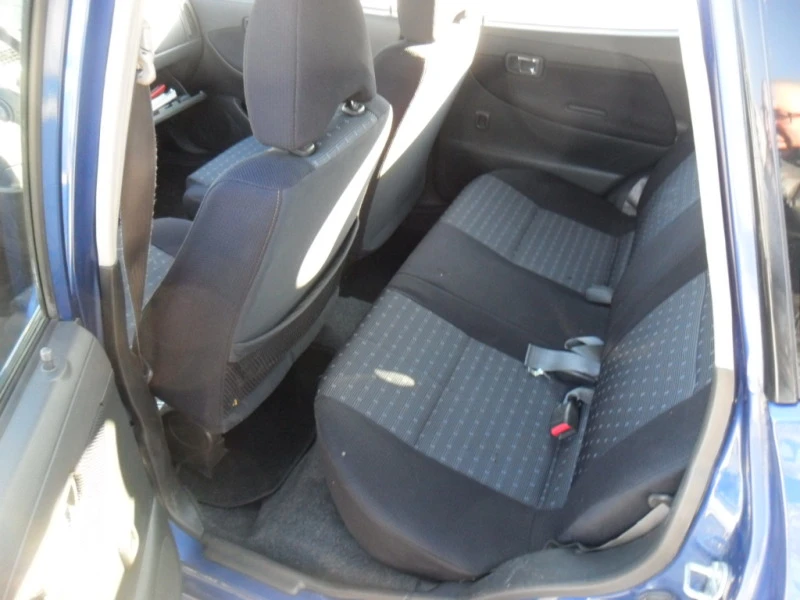 Daihatsu Sirion 1.3i 4x4 AVTOMAT, снимка 10 - Автомобили и джипове - 44066560