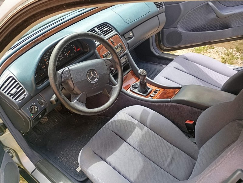 Mercedes-Benz CLK, снимка 10 - Автомобили и джипове - 45824028
