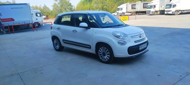 Fiat 500L, снимка 2 - Автомобили и джипове - 46928852