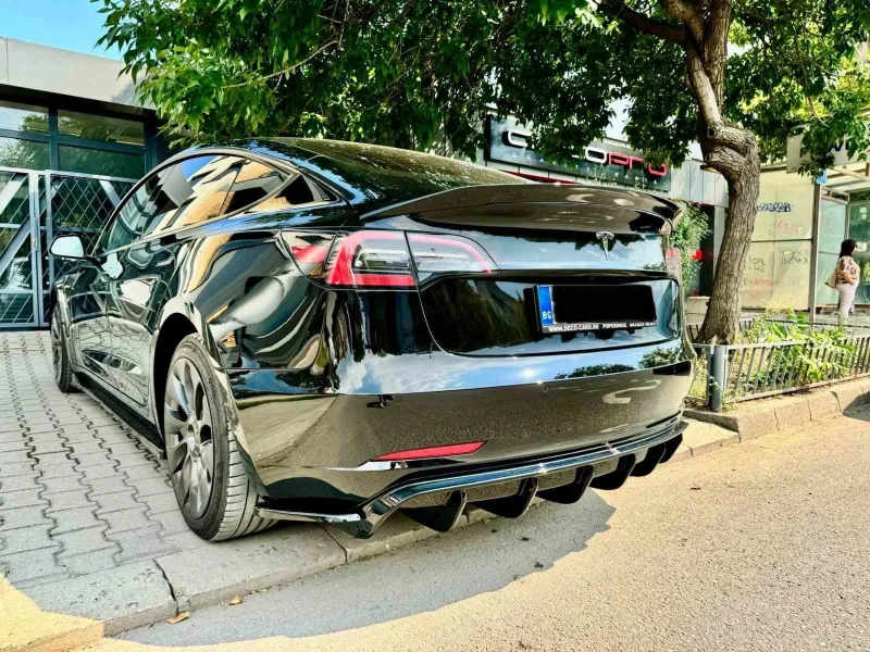 Tesla Model 3, снимка 2 - Автомобили и джипове - 47354479