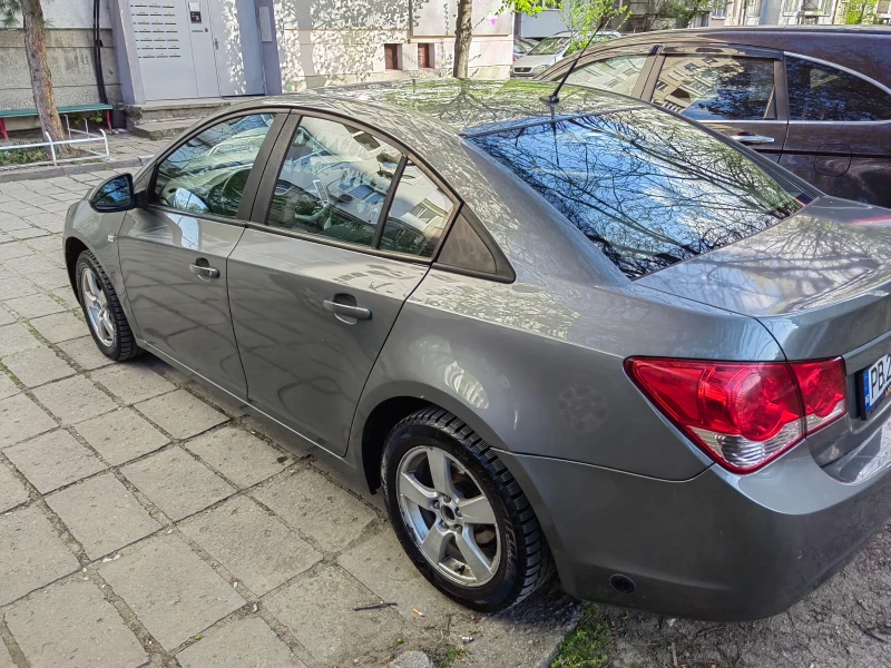 Chevrolet Cruze, снимка 12 - Автомобили и джипове - 47608607