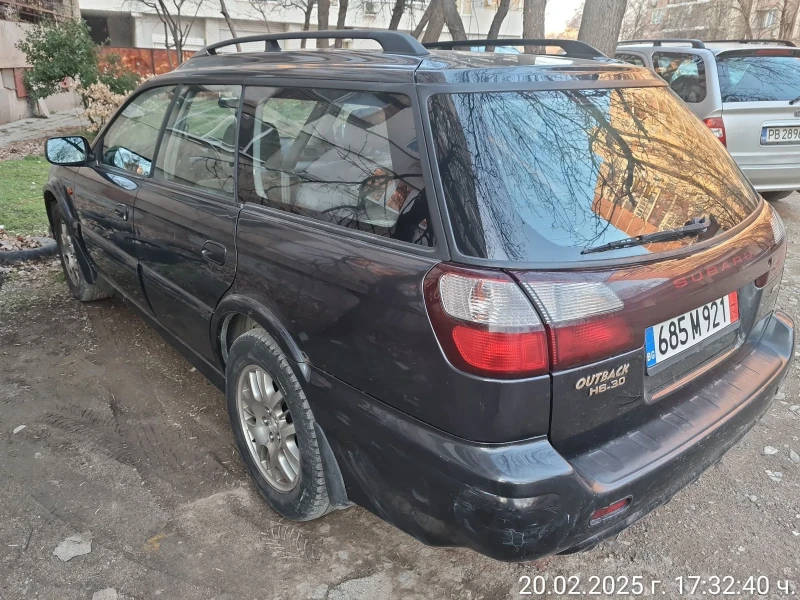 Subaru Outback 3.0 H6 AWD, снимка 3 - Автомобили и джипове - 49243129