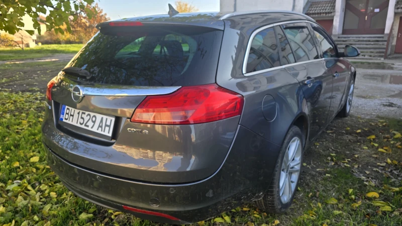 Opel Insignia SPORT TOURER SW , снимка 3 - Автомобили и джипове - 52565559