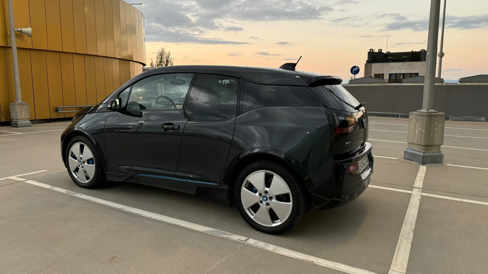 BMW i3 BEV 60ah 170кс - изображение 10