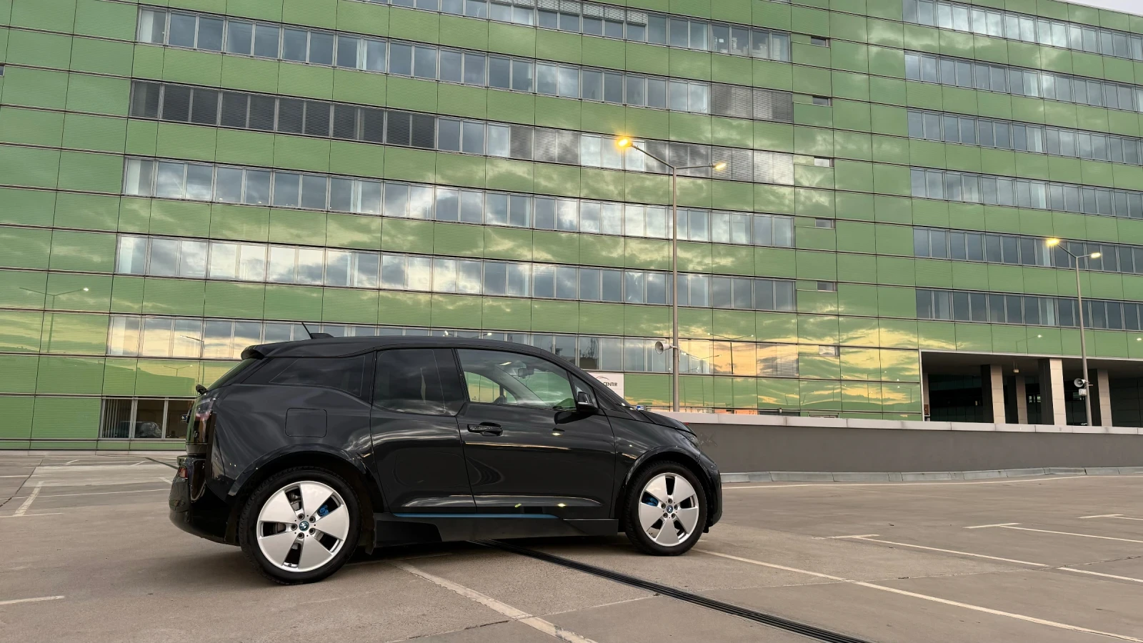 BMW i3 BEV 60ah 170кс - изображение 3