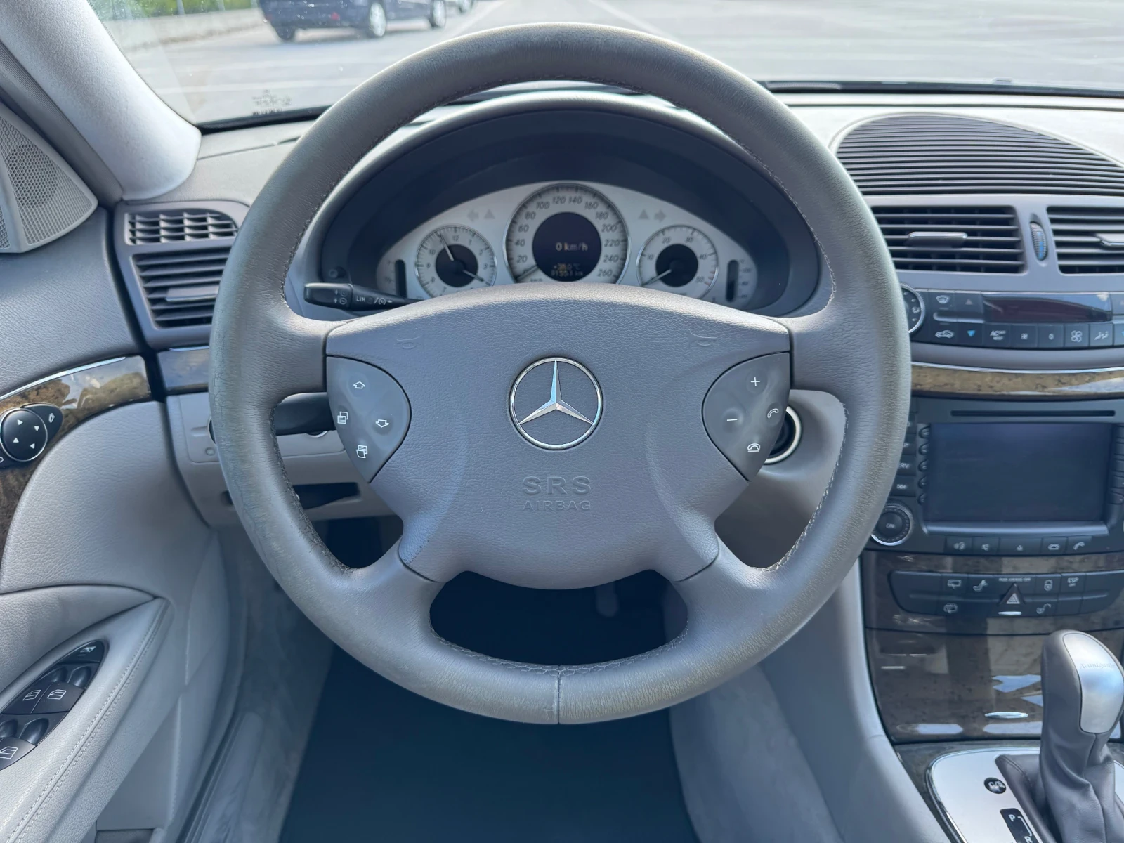 Mercedes-Benz E 270 Elegance - AUTOMATIC - изображение 10